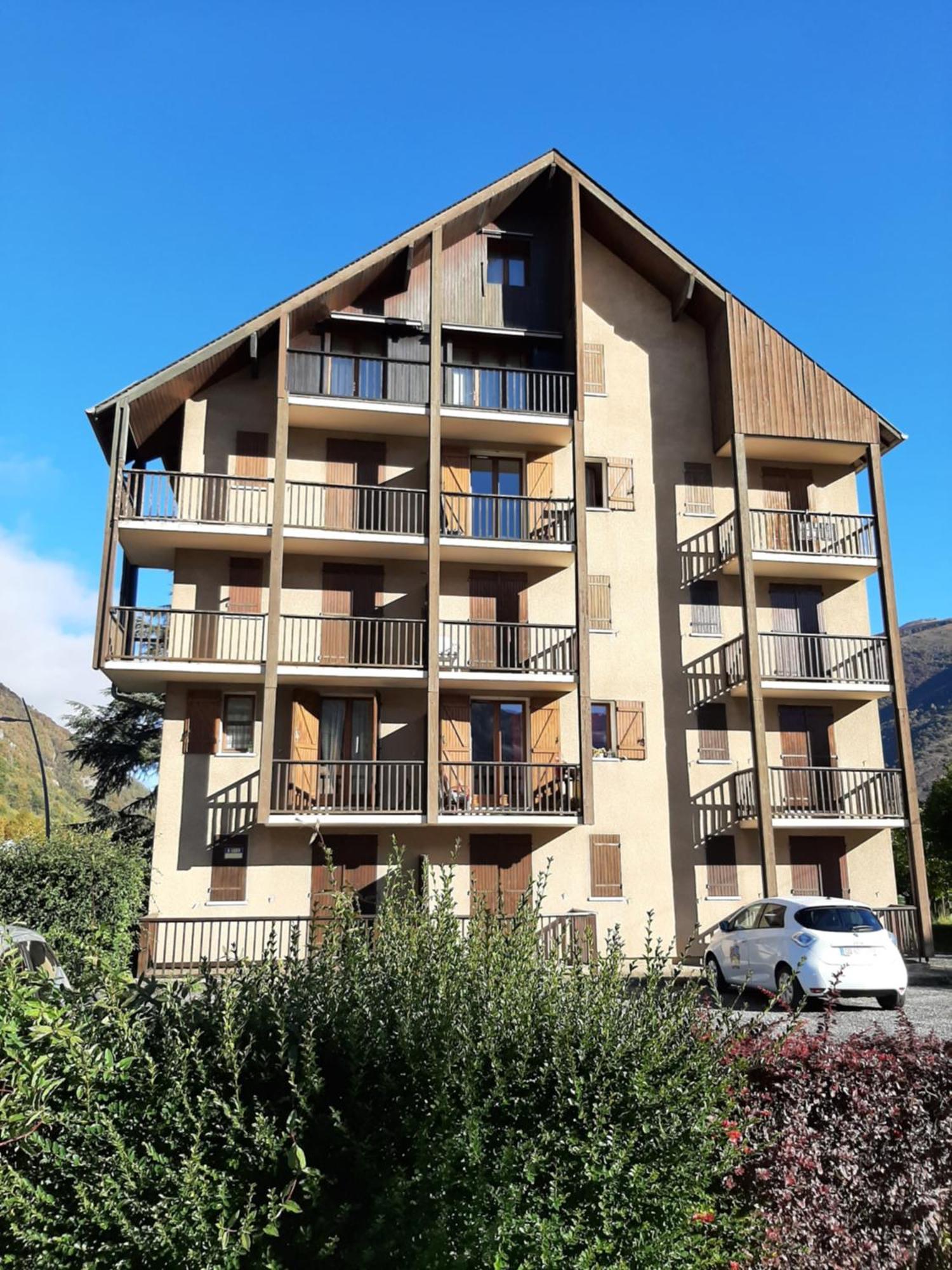 Appartement Vert Tendre Face A La Montagne Bagnères-de-Luchon Esterno foto