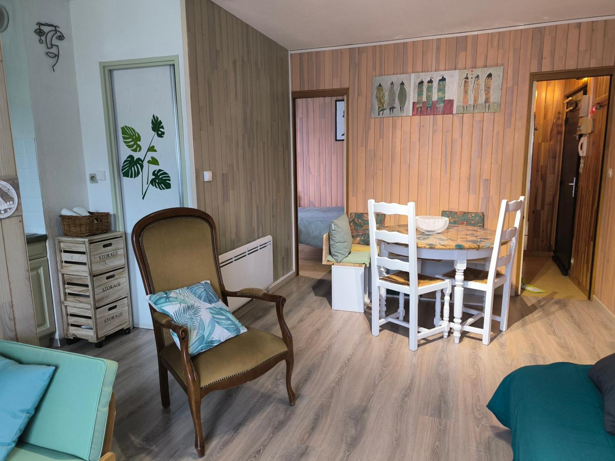 Appartement Vert Tendre Face A La Montagne Bagnères-de-Luchon Esterno foto